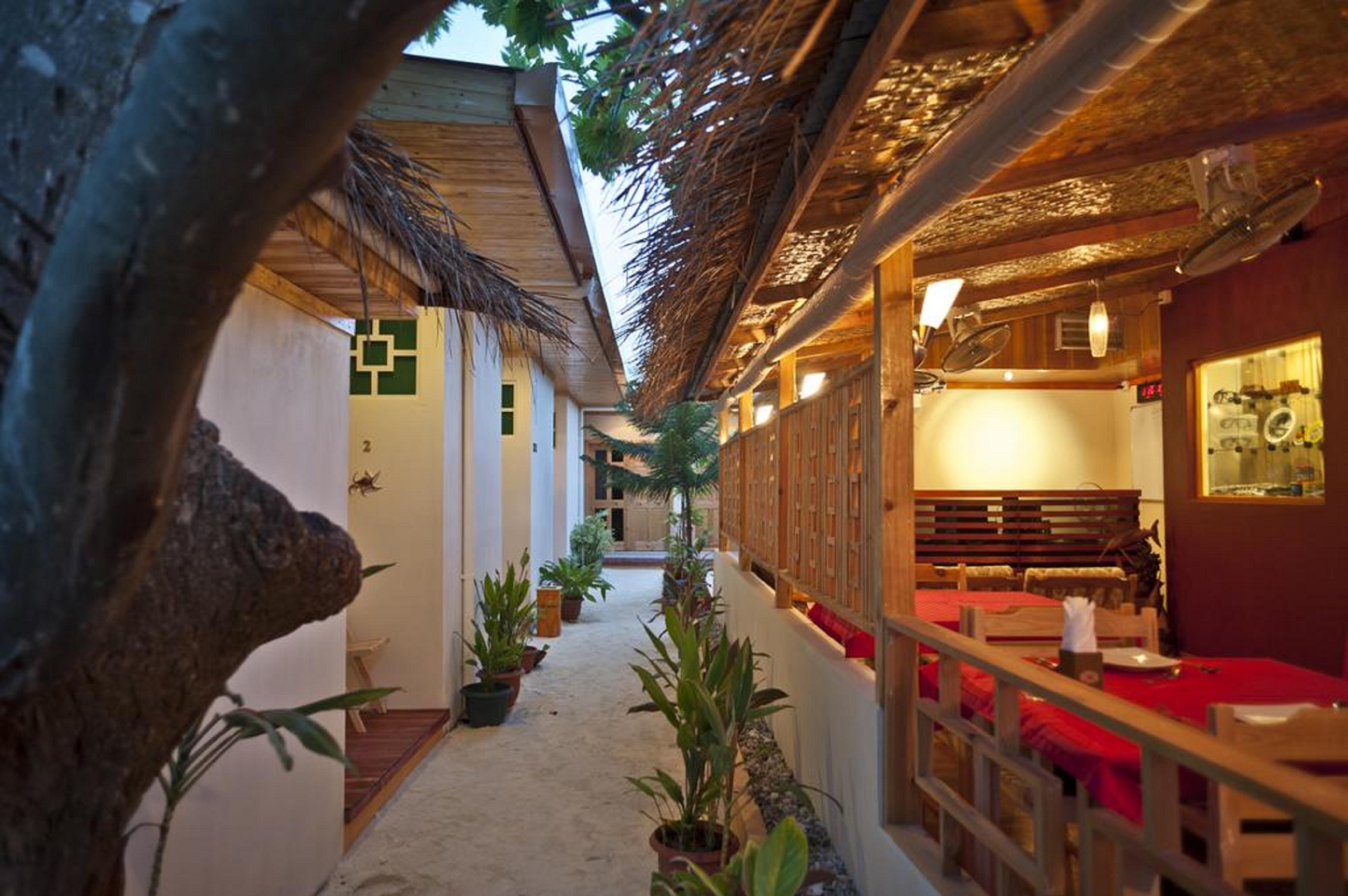 Stingray Beach Inn Maafushi Exterior photo