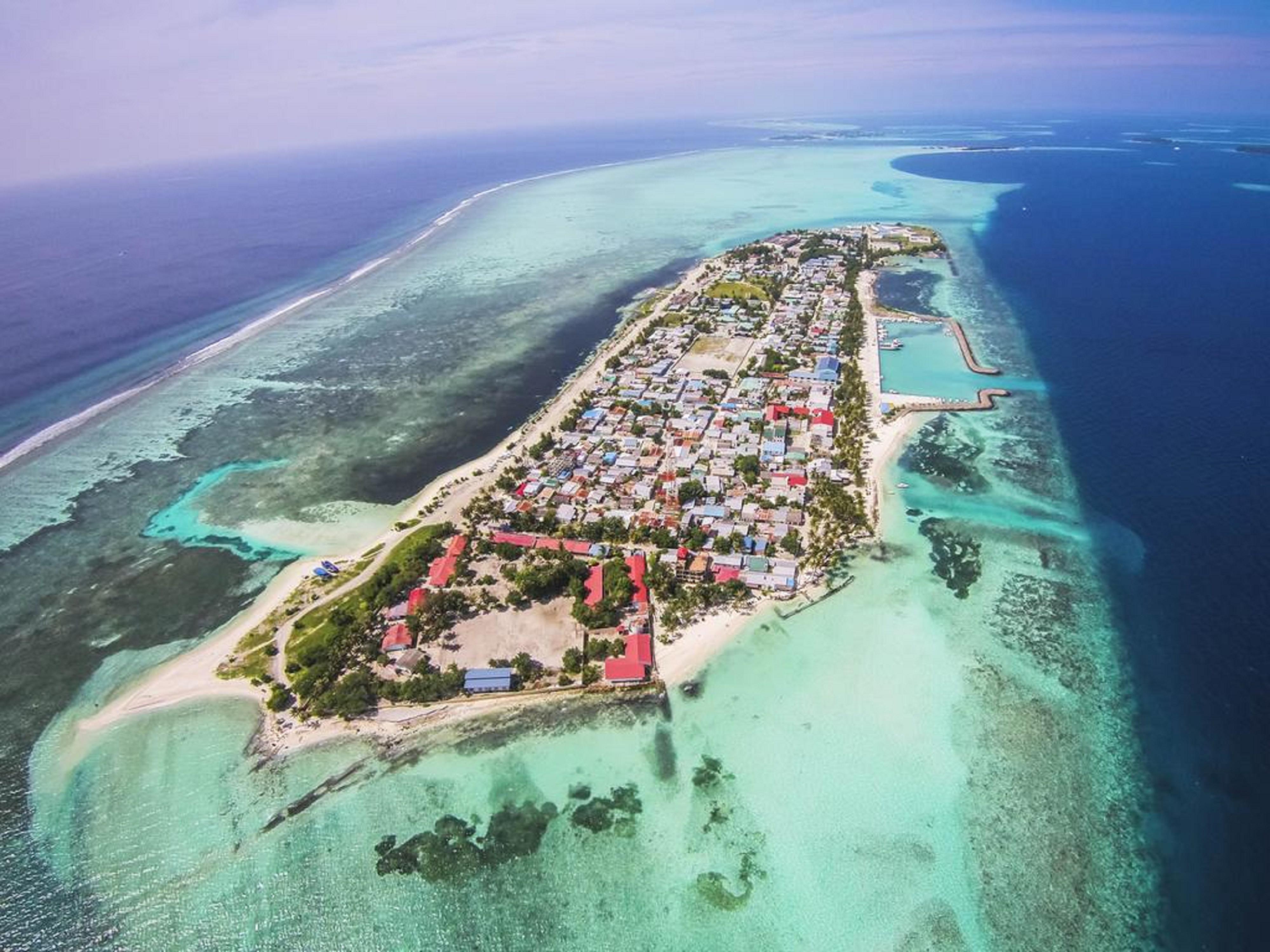 Stingray Beach Inn Maafushi Exterior photo