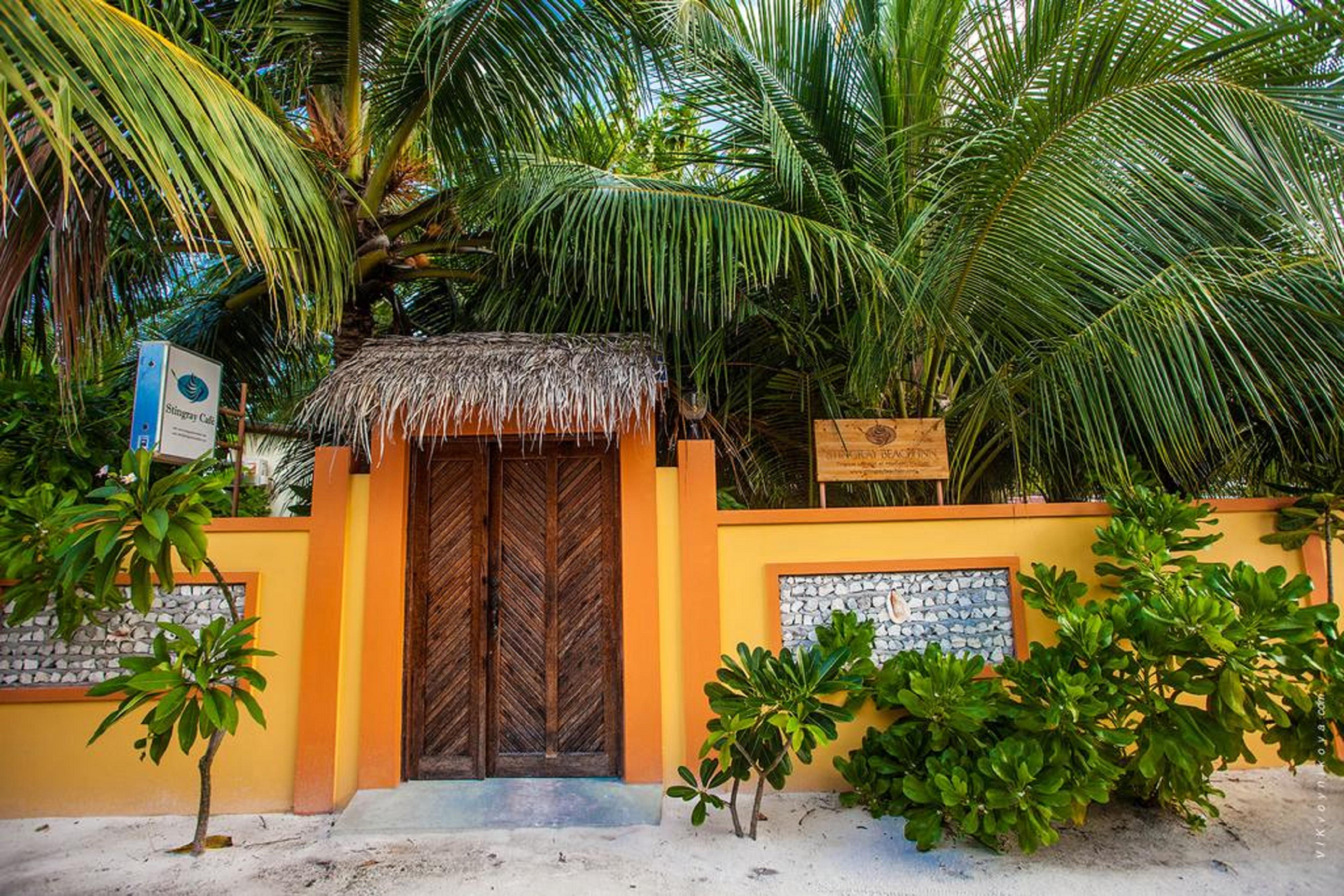 Stingray Beach Inn Maafushi Exterior photo