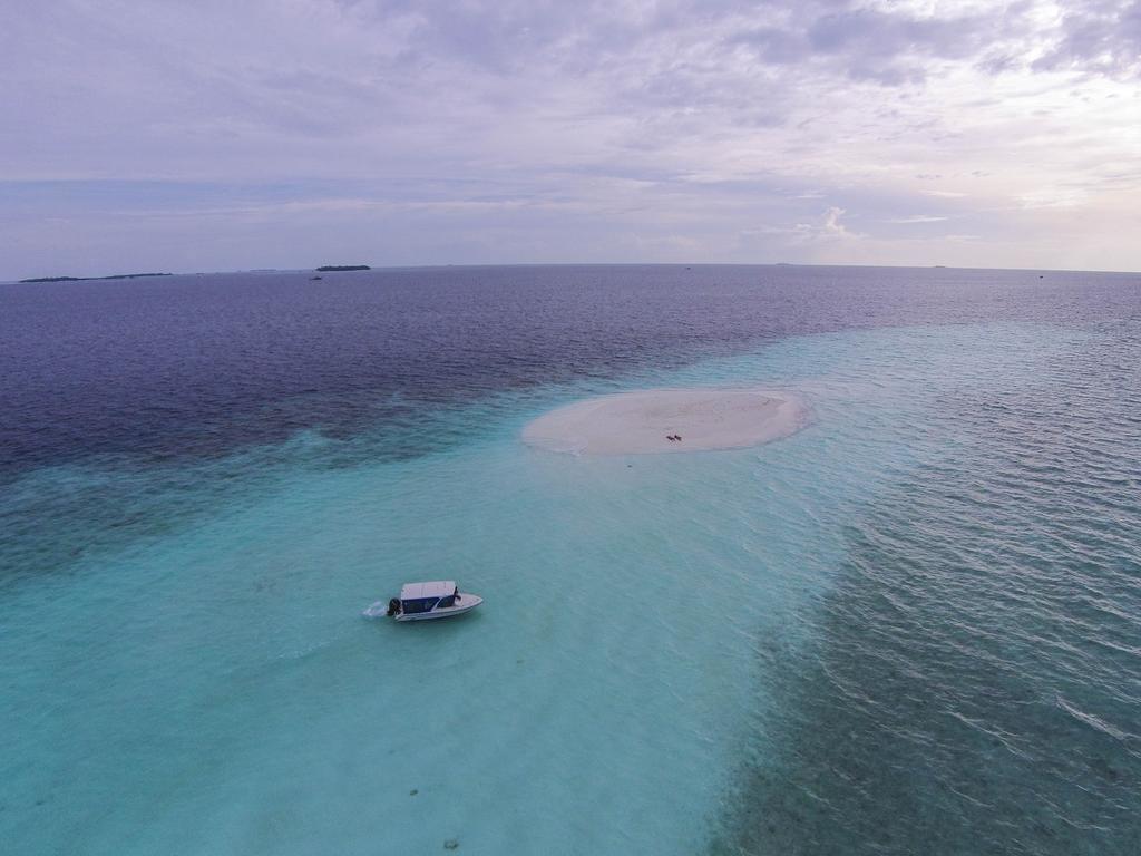 Stingray Beach Inn Maafushi Exterior photo