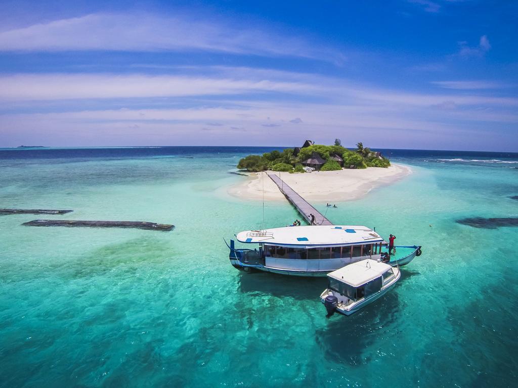 Stingray Beach Inn Maafushi Exterior photo