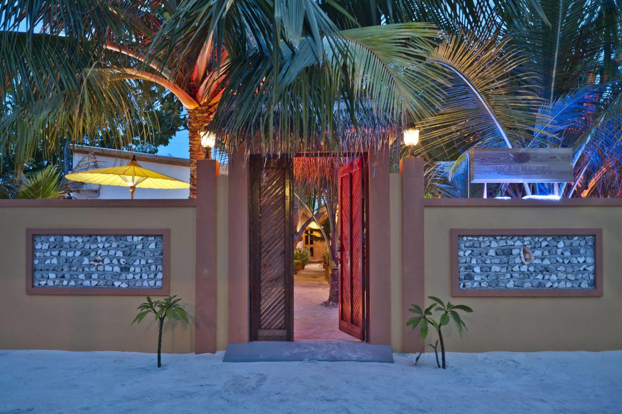 Stingray Beach Inn Maafushi Exterior photo