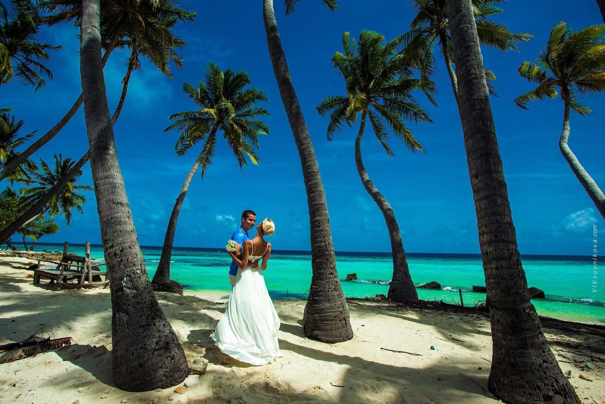 Stingray Beach Inn Maafushi Exterior photo