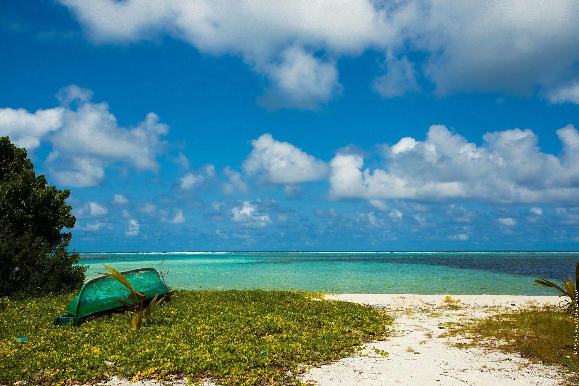 Stingray Beach Inn Maafushi Exterior photo