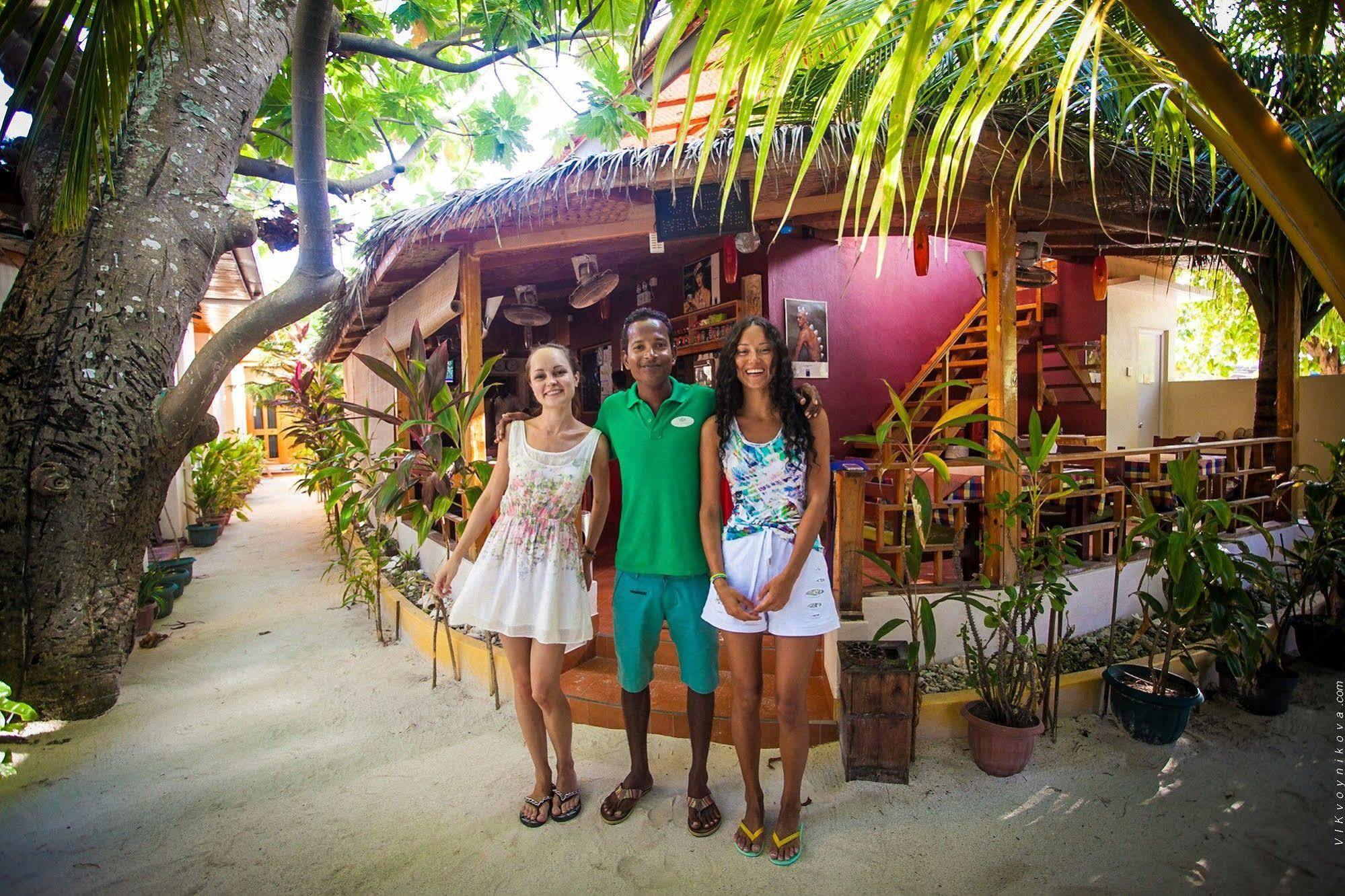 Stingray Beach Inn Maafushi Exterior photo