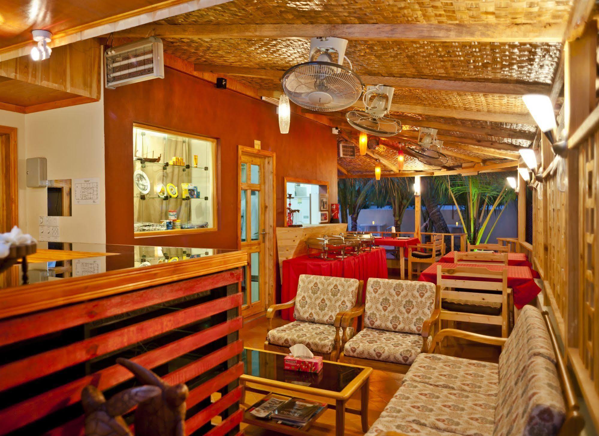 Stingray Beach Inn Maafushi Exterior photo